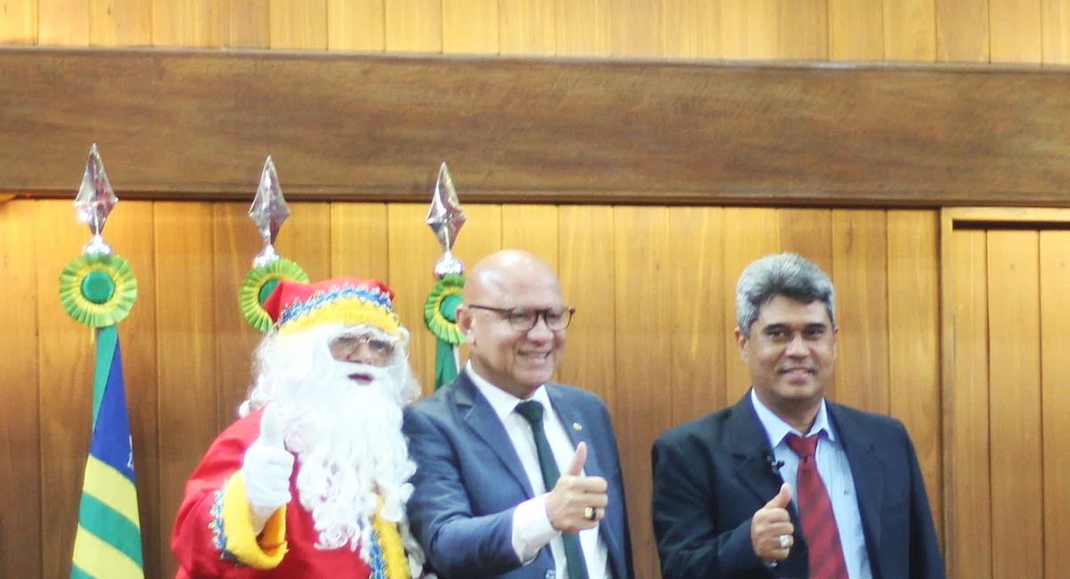 Visita do Papai Noel dos Correios na Alepi