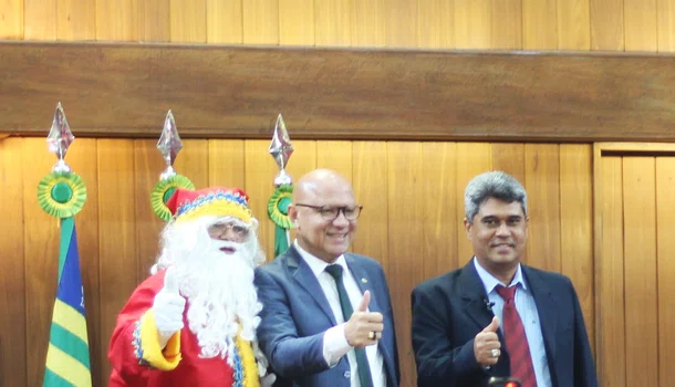Visita do Papai Noel dos Correios na Alepi
