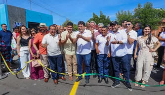 Rafael inaugura 8 mil m² de pavimentação asfáltica em Milton Brandão