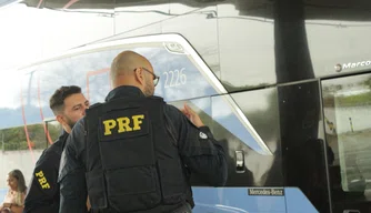 Ação educativa da PRF na rodoviária de Teresina