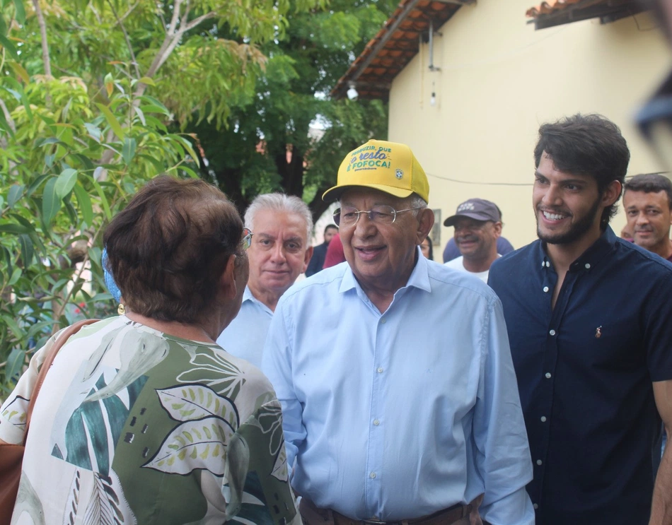 Prefeito Dr. Pessoa visita obras de pavimentação asfálticas da zona Norte.