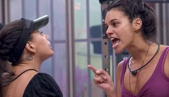 Fernanda e Alane brigam