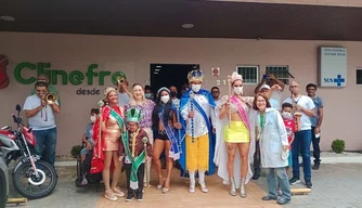 Majestades do Carnaval de Teresina visitam pacientes em tratamento de hemodiálise