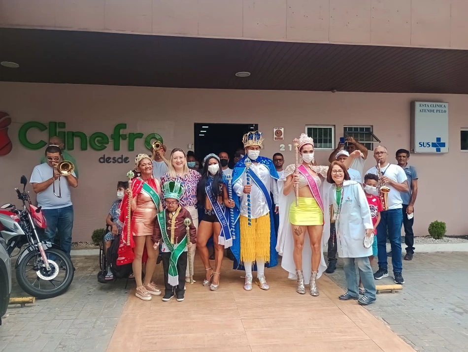 Majestades do Carnaval de Teresina visitam pacientes em tratamento de hemodiálise