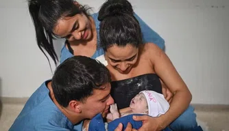 Mirella Santos das Gêmeas lacração dá luz a primeira filha