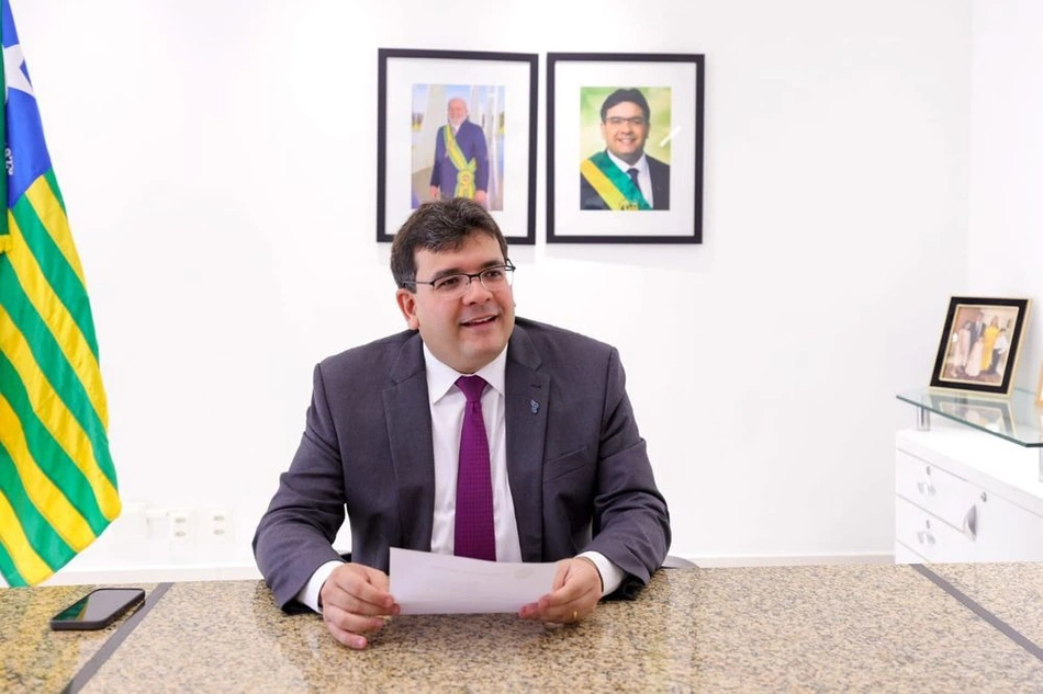 Rafael Fonteles anuncia concurso com 1.000 vagas para a Secretaria de Saúde  - Viagora