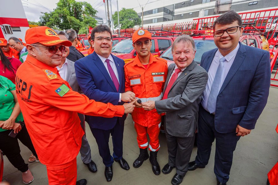 Governador Rafael Fonteles entrega investimento de R$ 8 milhões  do Corpo de Bombeiros Militar