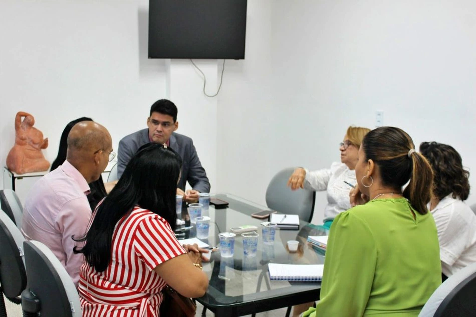 Semec promove reunião para impulsionar ensino nos CMEIs de Teresina