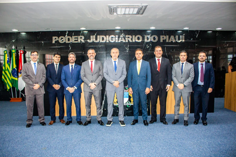 TJ-PI empossa oito juízes na Comarca de Teresina
