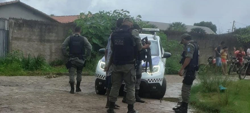 Homem é assassinado a tiros na porta de residência em José de Freitas