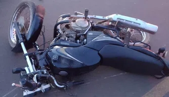 Acidente envolvendo uma motocicleta e um animal deixa homem morto