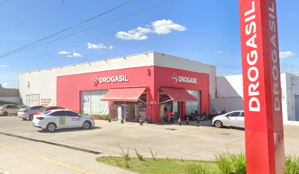 A farmácia fica localizada no bairro Marquês.