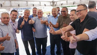 Dr. Pessoa entrega pavimentação da Avenida Camilo Filho