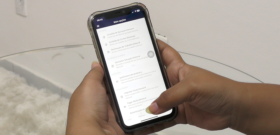 Eleitores devem baixar o e-Título até sábado para usar documento digital nas eleições