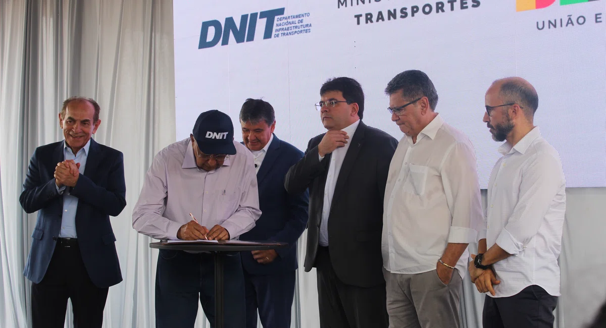 Governador do Piauí e DNIT assinam ordem de serviço para duplicação da BR-343