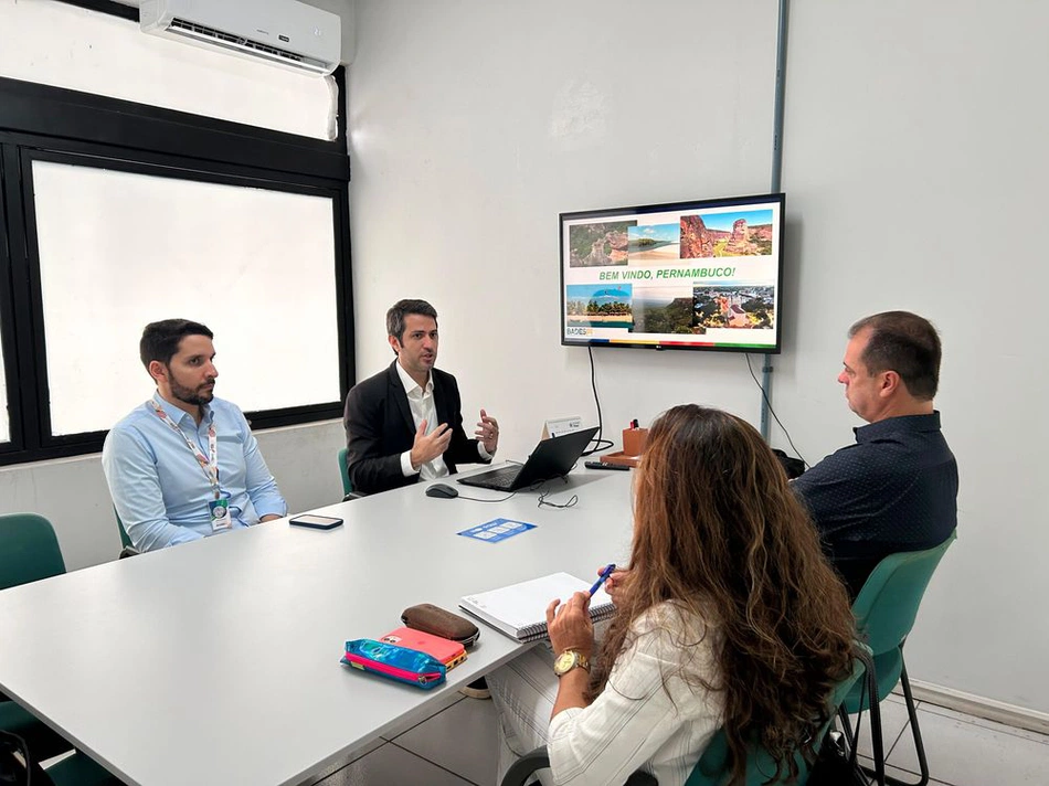 Encontro entre gestores da Bradespi e AGE-PE