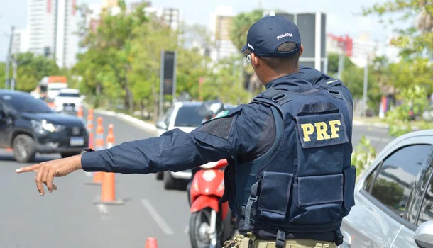 Operação da PRF segue fiscalizando rodovias no retorno dos foliões para casa no Piauí