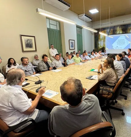 Prefeito Silvio Mendes reúne secretários para discutir sobre finanças de Teresina