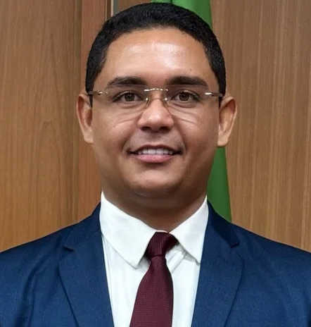 Prefeito é investigado pelo MP por nepotismo após nomeação de parentes