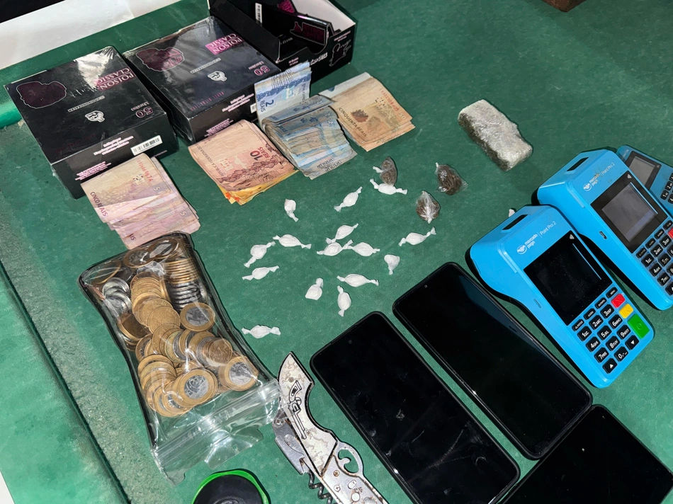 Materiais apreendidos durante operação do Denarc