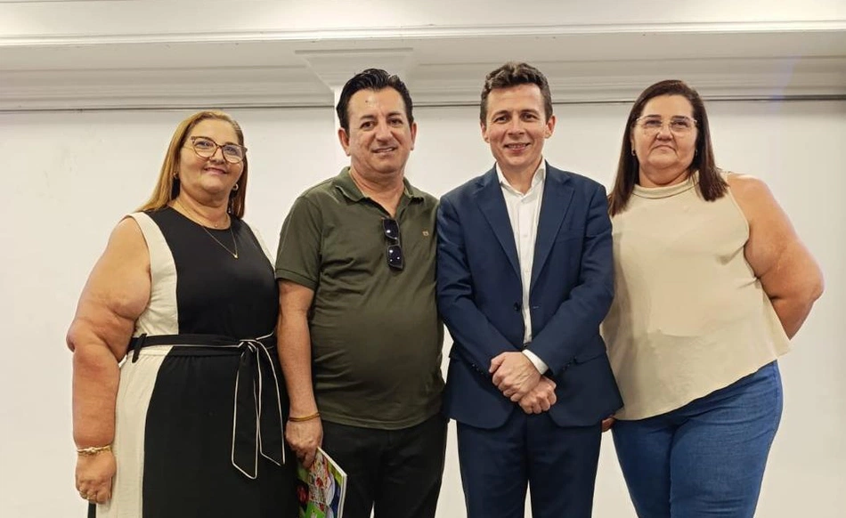 Secretário de Educação de Esperantina junto ao professor Herbert Lima