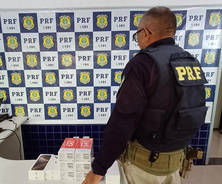 PRF apreende carga de eletrônicos avaliada em R$ 46 mil sem nota fiscal em Floriano