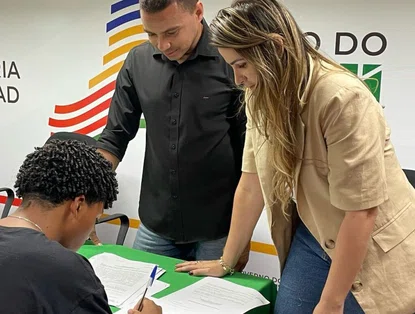 Assinando contrato do Bolsa Atleta Piauí 2025