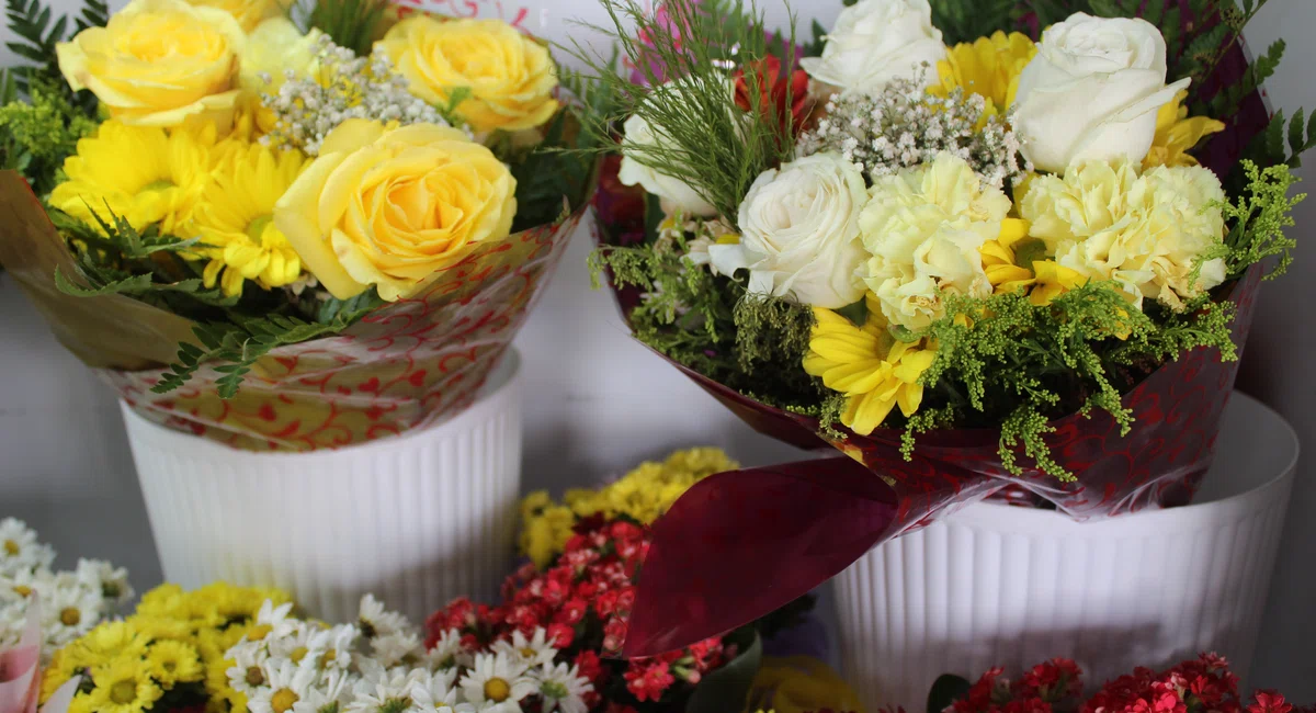 Flores comercializadas no Shopping Natureza em Teresina