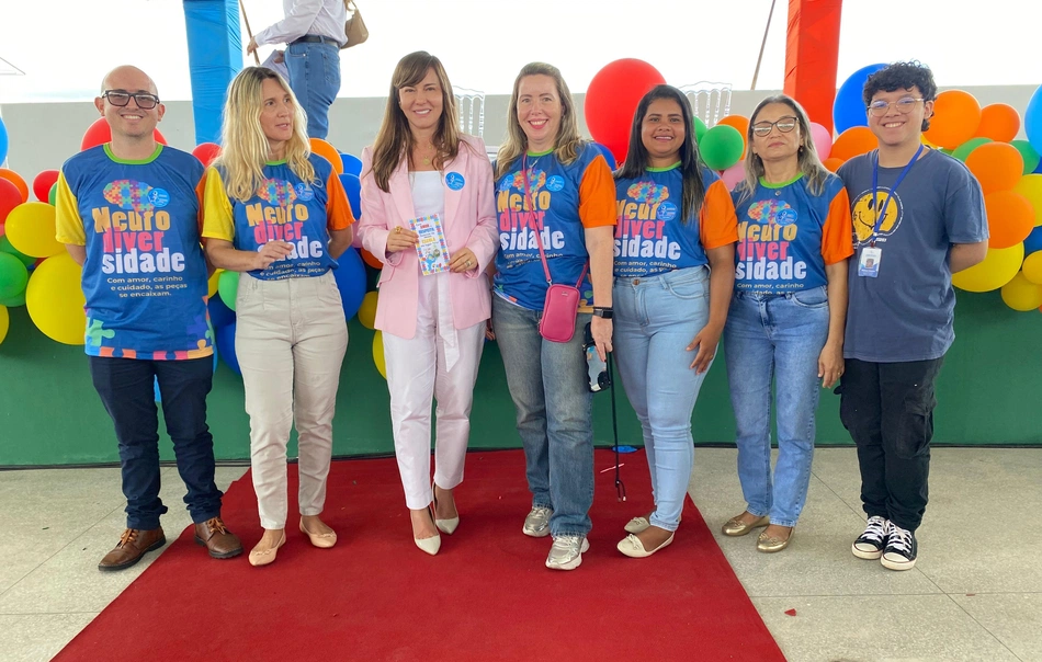 Prefeita Ivanária participar de evento sobre neurodivergência