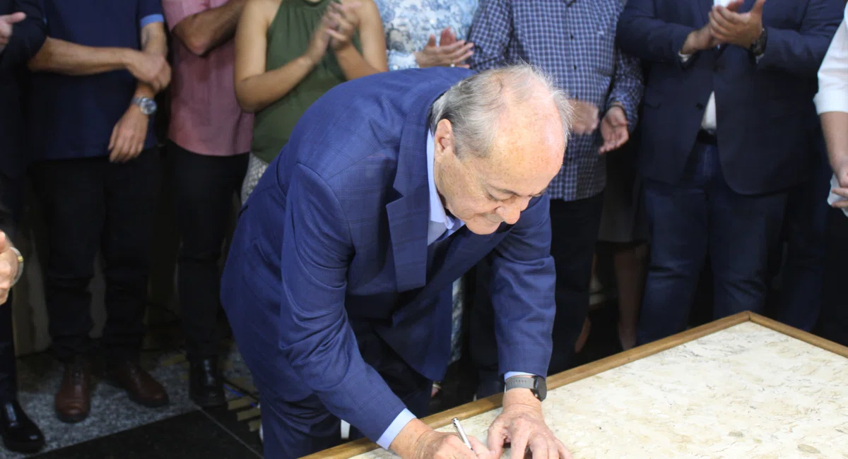 Silvio Mendes empossa Zé Neto na Semel