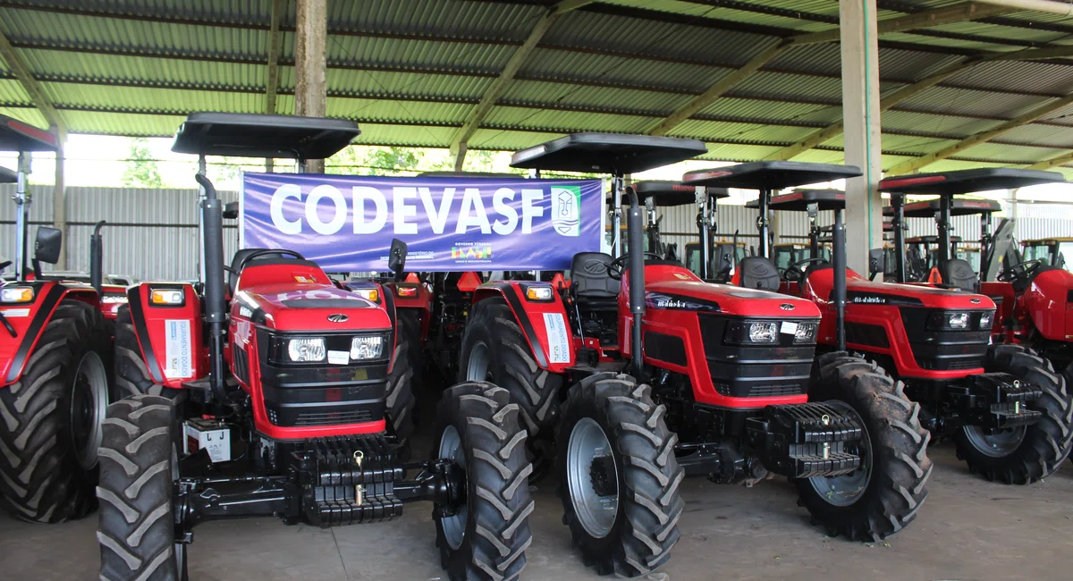 Entrega de tratores agrícolas