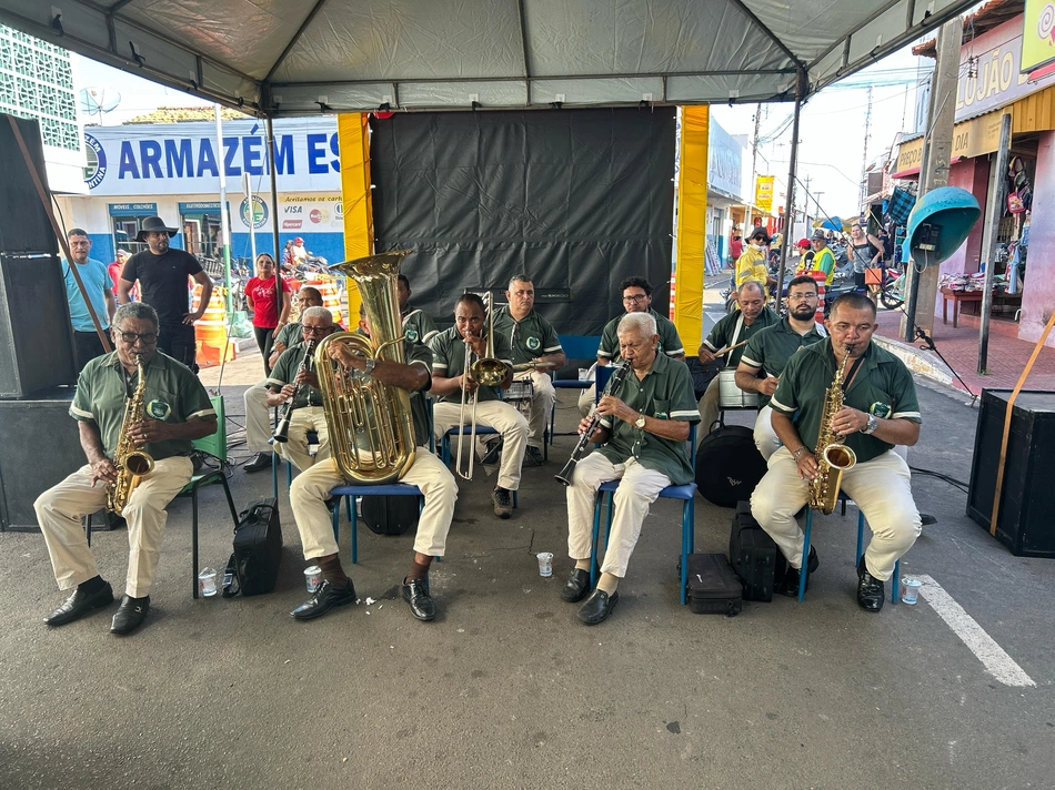 Apresentação artística durante a Feira da Fartura em Esperantina