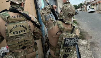 Operação Pseudos