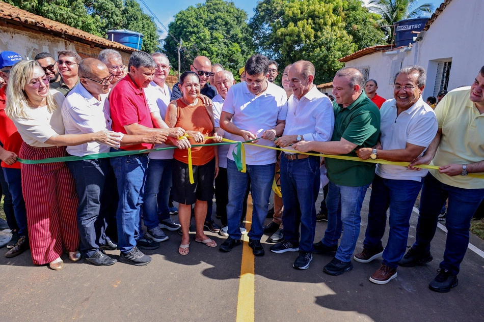 Rafael Fonteles inaugura pavimentação asfáltica em Sigefredo Pacheco