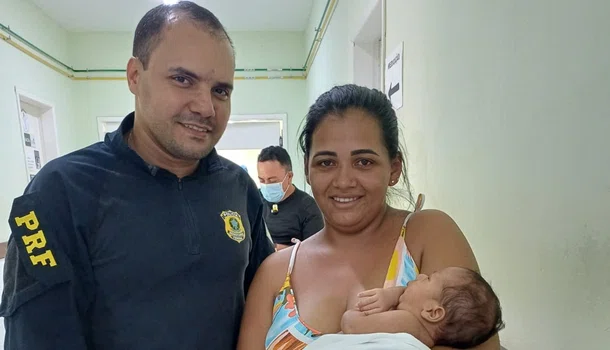 Agente da PRF salva bebê