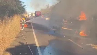 Carreta pegou fogo na BR-230