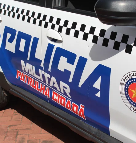 PM prende dupla suspeita de tráfico de drogas durante operação em Teresina