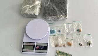 Material apreendido durante a ação.