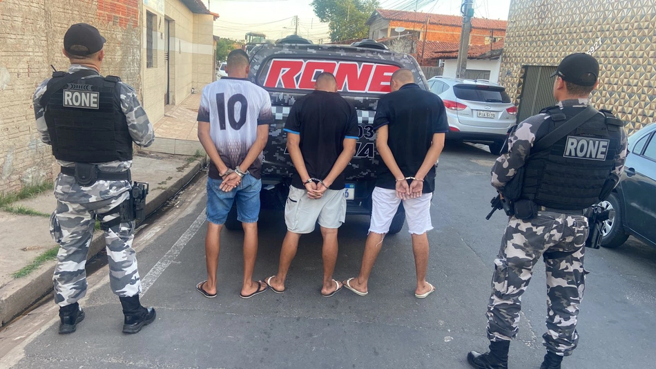 Três menores com duas armas de fogo são apreendidos em Teresina