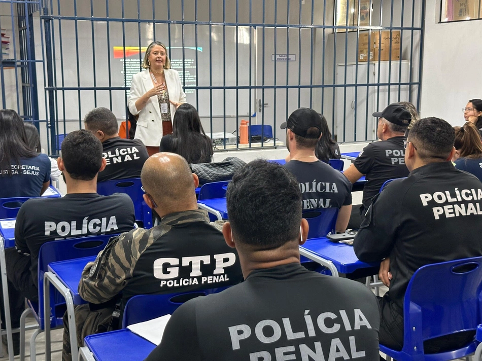 Capacitação em manejo e contenção de situações de crise mental