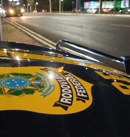Motorista fica ferido após colisão entre caminhões em Alegrete do Piauí