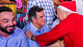 Ciro Nogueira em celebração natalina de Parnaíba