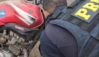 Motocicleta adulterada e com registro de roubo é recuperada em Teresina