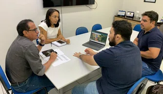 Reunião de edefinição de ações na coleta de lixo nas zonas Sudeste e Sul de Teresina