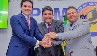Pompilim (à esquerda), Rafael Fonteles (no centro) e Admaelton Bezerra (à direita)