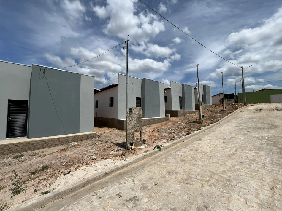 Conjunto habitacional em Esperantina