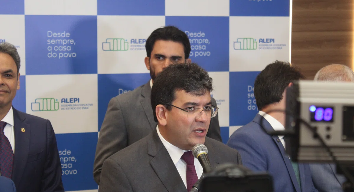 Rafael Fonteles em sessão de abertura do ano legislativo na Alepi