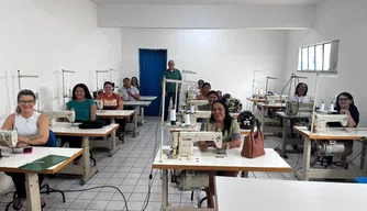 Curso de Custureiro Industrial de Vestuário