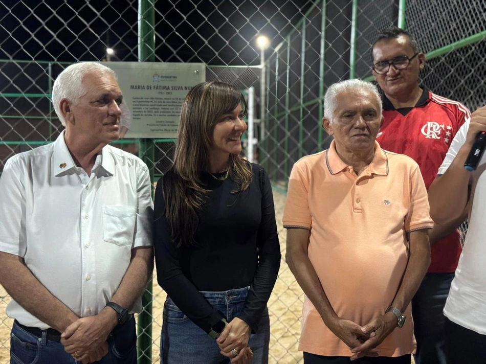 Prefeita Ivanária Sampaio inaugura praça na Avenida São José