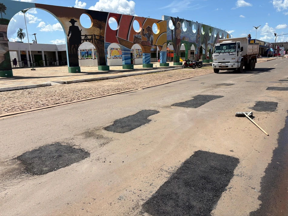 Obra em Esperantina